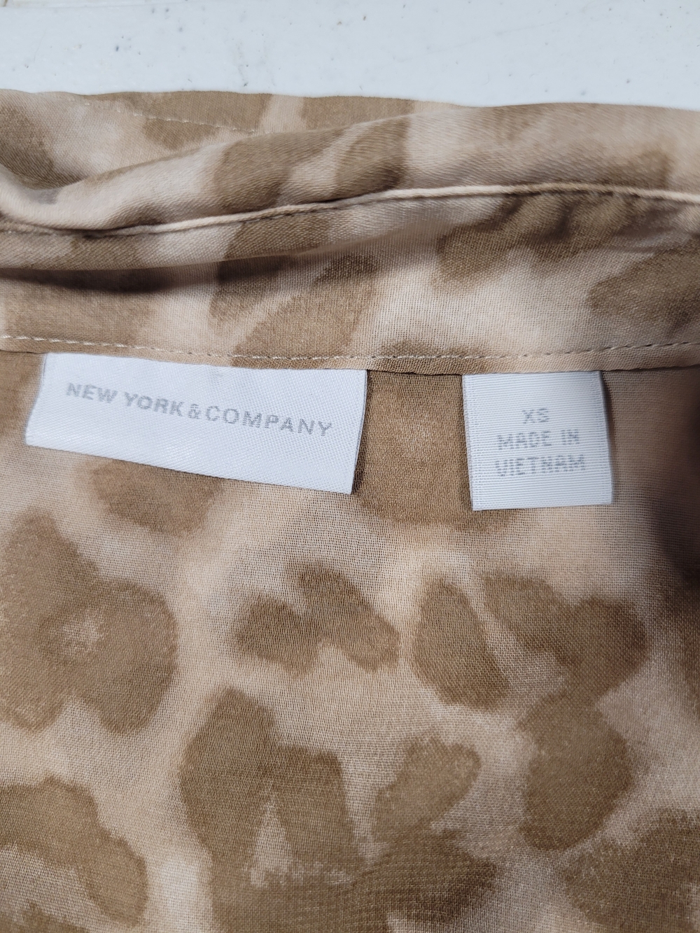New York & Company Beige Leopard Print Button-Front Shirt Jacket - Picture 2 of 3